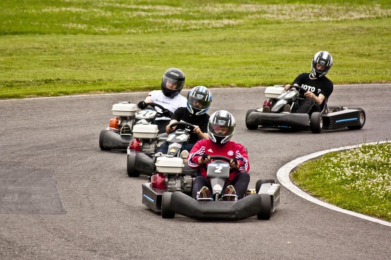Les équipements indispensables pour la sécurité en karting en 2026 : votre guide complet