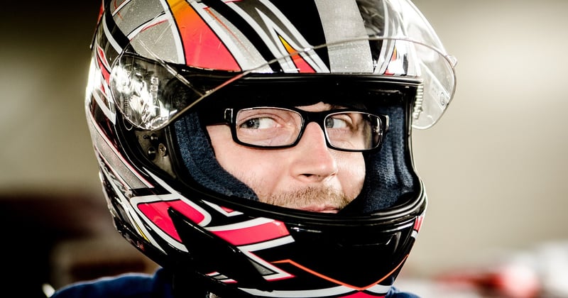 Que porter pour faire du karting ? Le guide équipement 2026